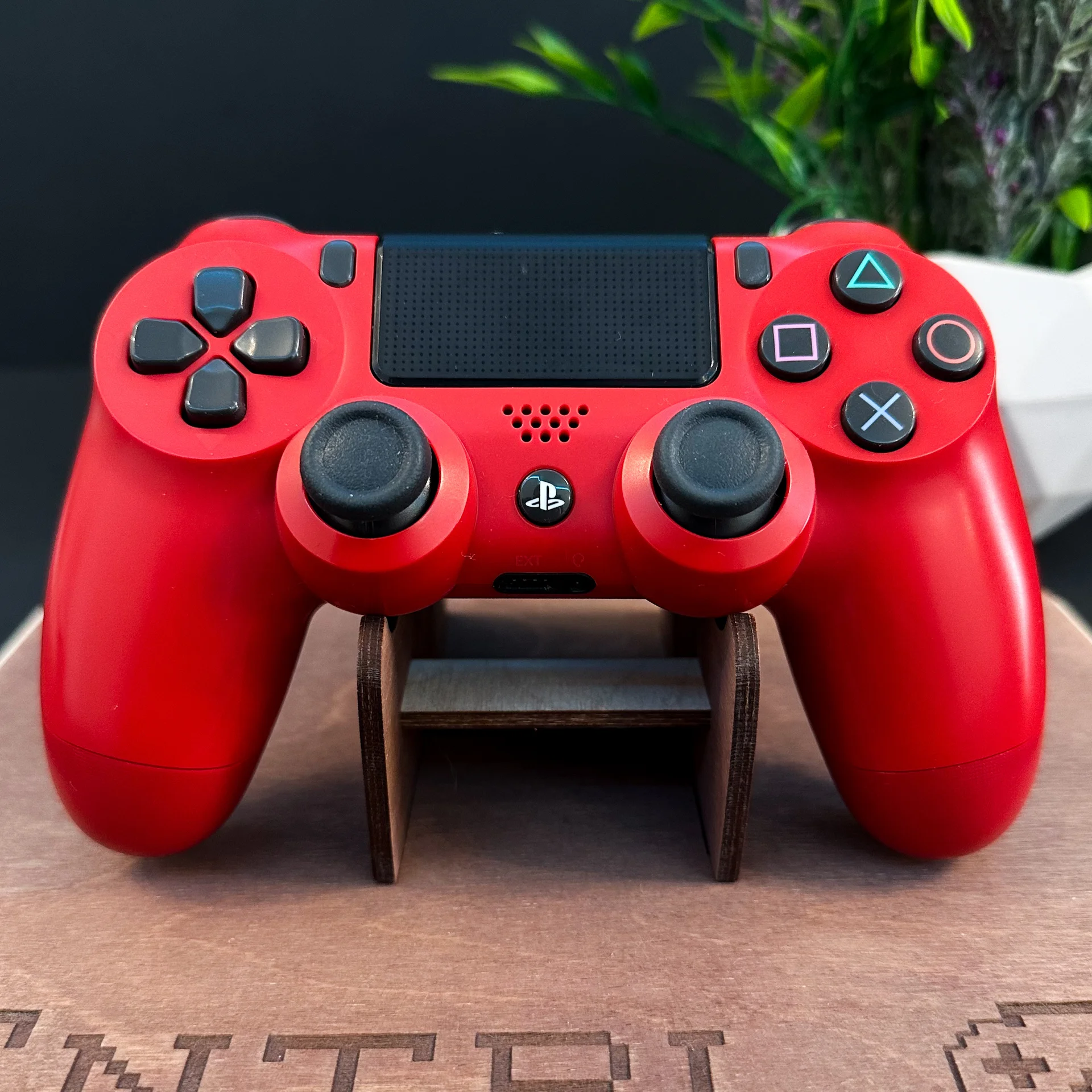 Геймпад Dualshock 4 v2 Оригинальный красный - миниатюра 2