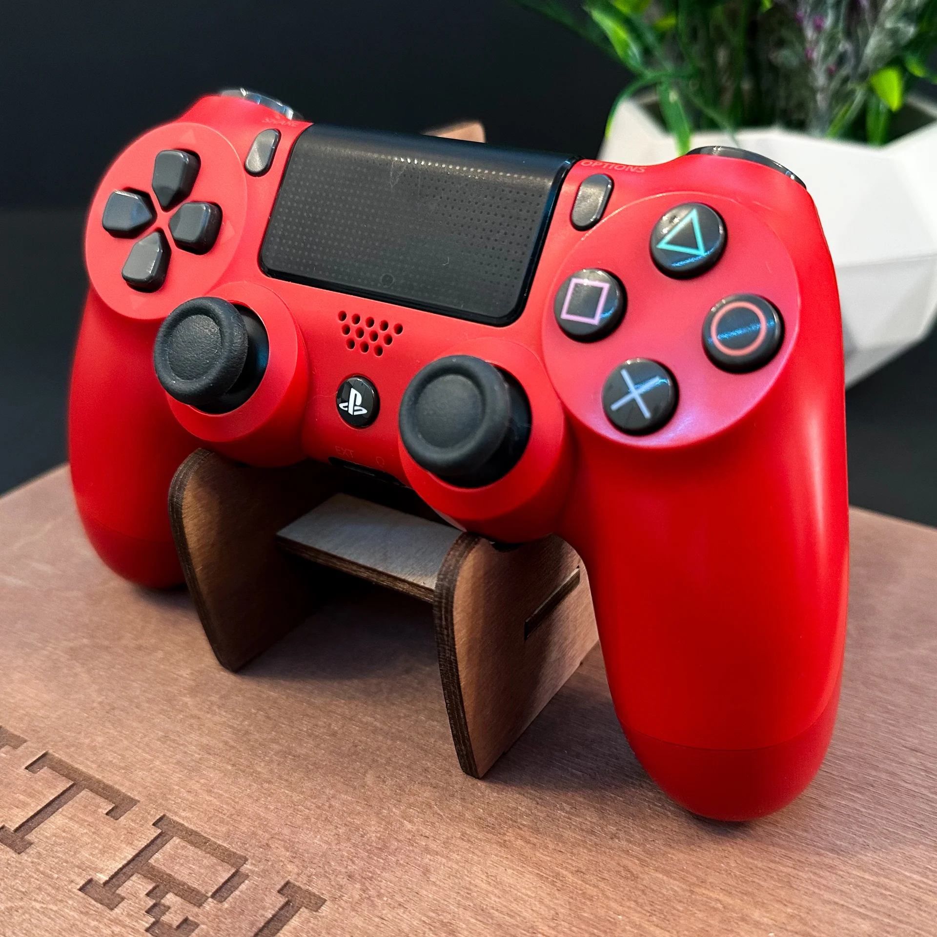 Геймпад Dualshock 4 v2 Оригинальный красный - миниатюра 4