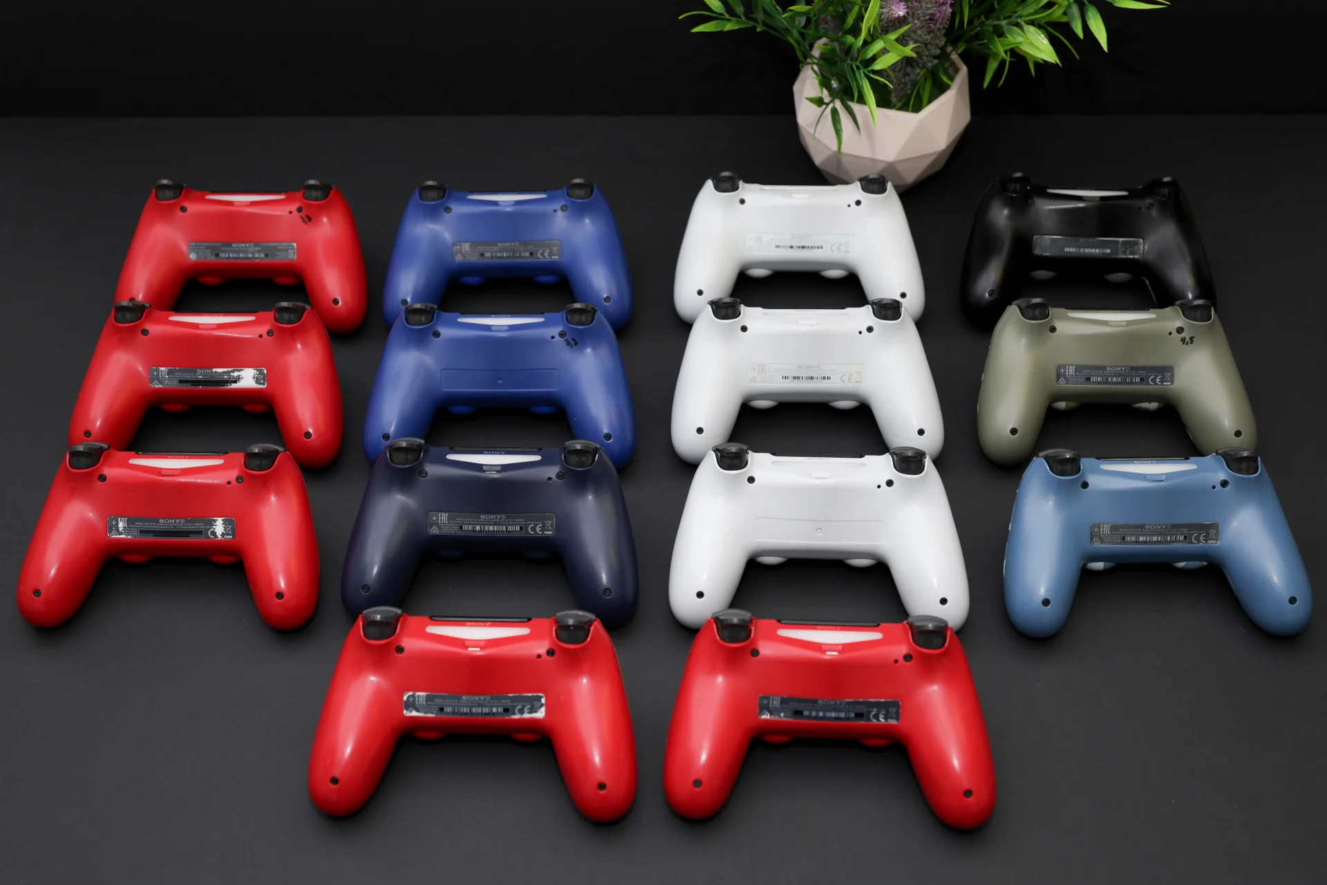 Оригинальный Геймпад Sony PS4 Dualshock 4 - миниатюра 6