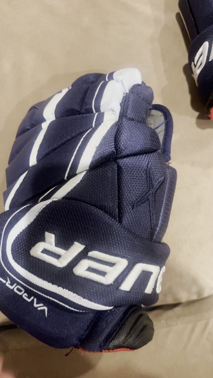 Краги хоккейные Bauer 1X Lite - видео 8