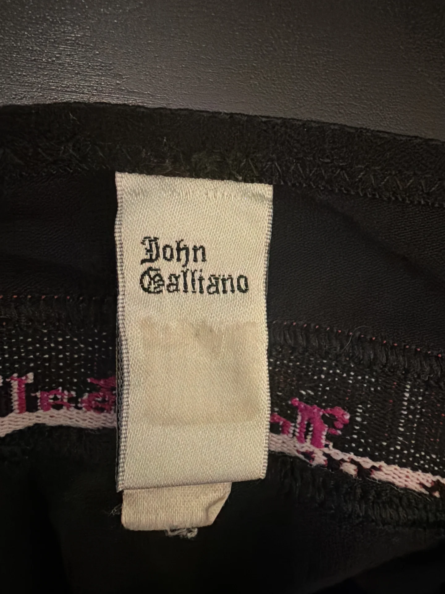 Платье galliano газетный принт оригинал - миниатюра 3