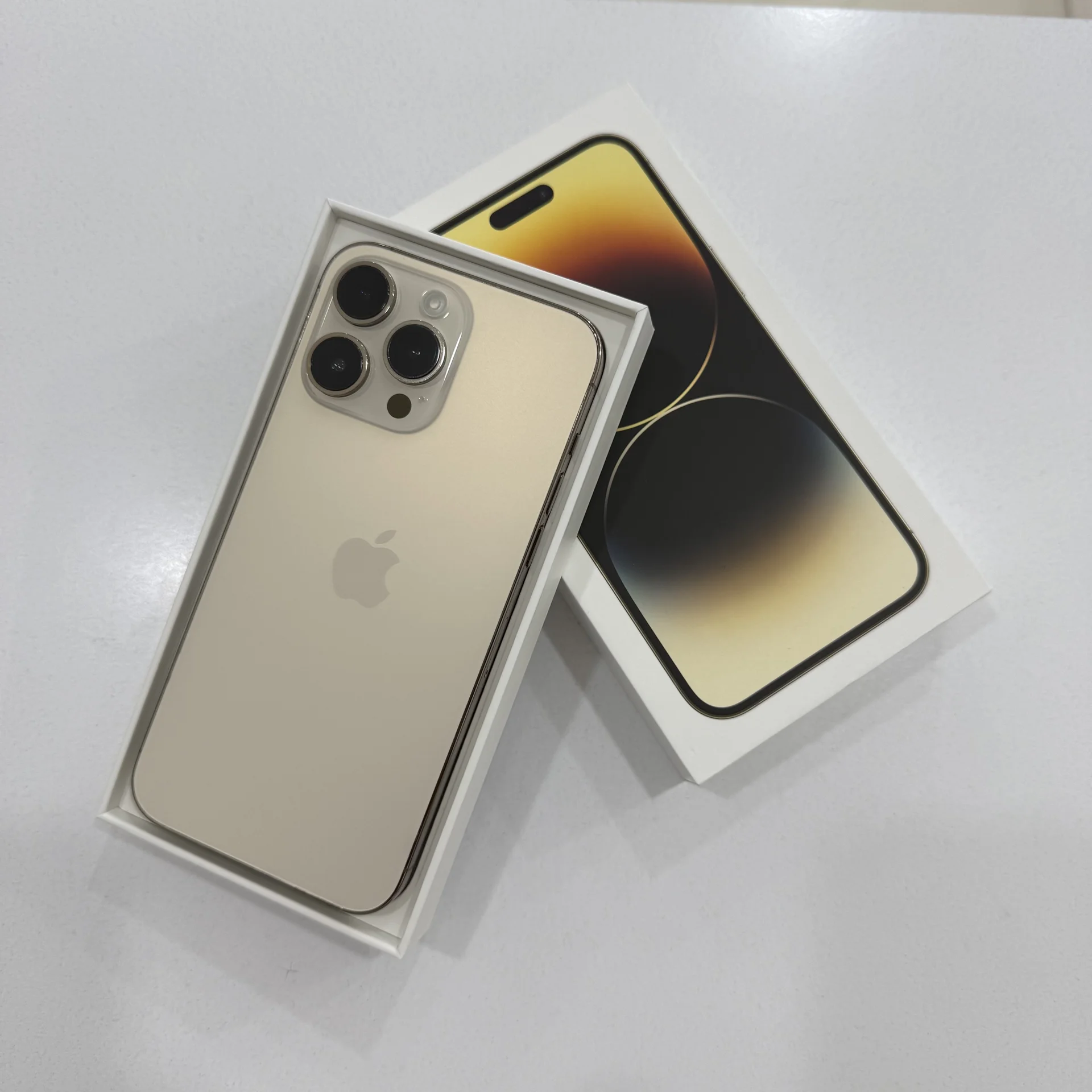 Apple iPhone 14pro max 512gb gold - изображение 1