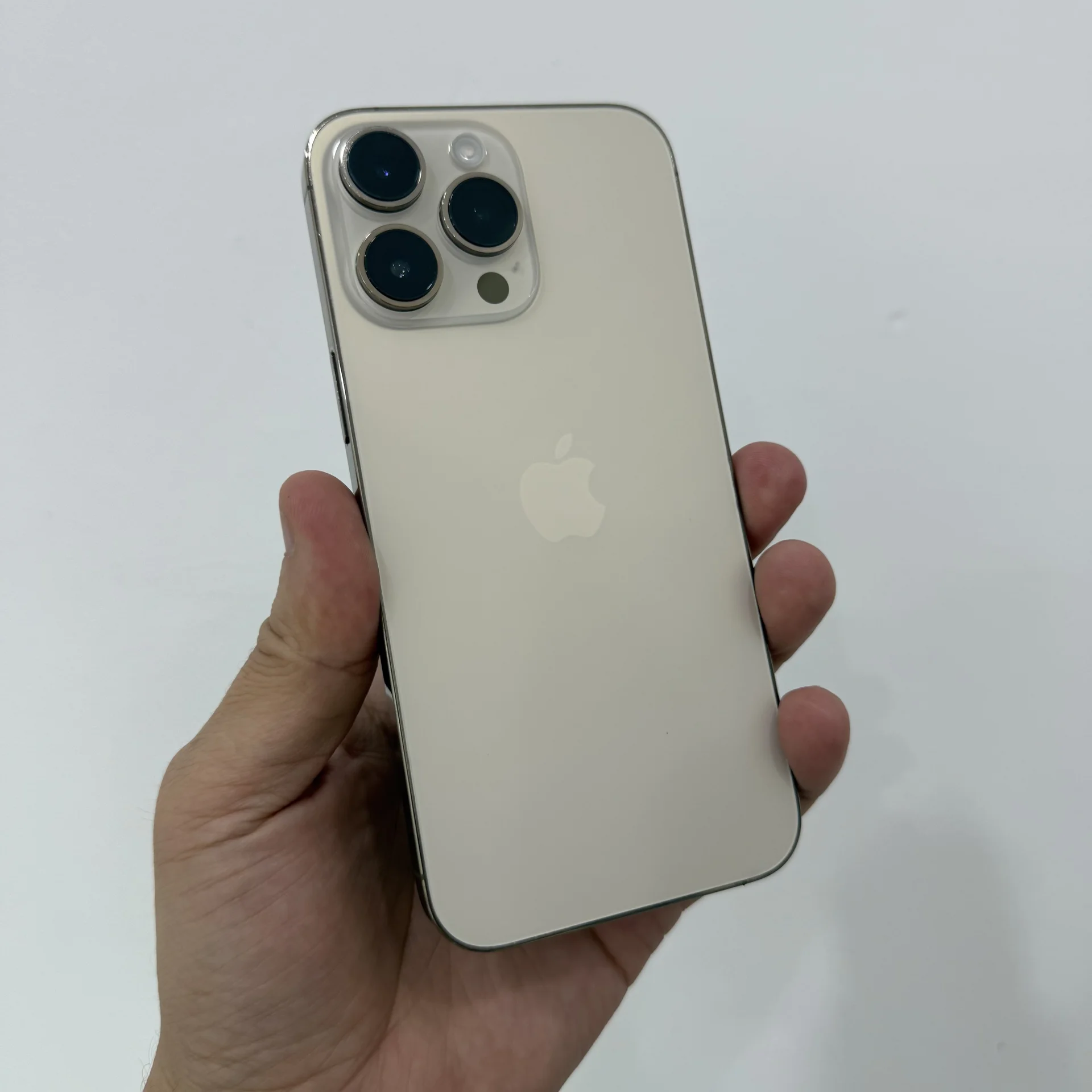 Apple iPhone 14pro max 512gb gold - миниатюра 2