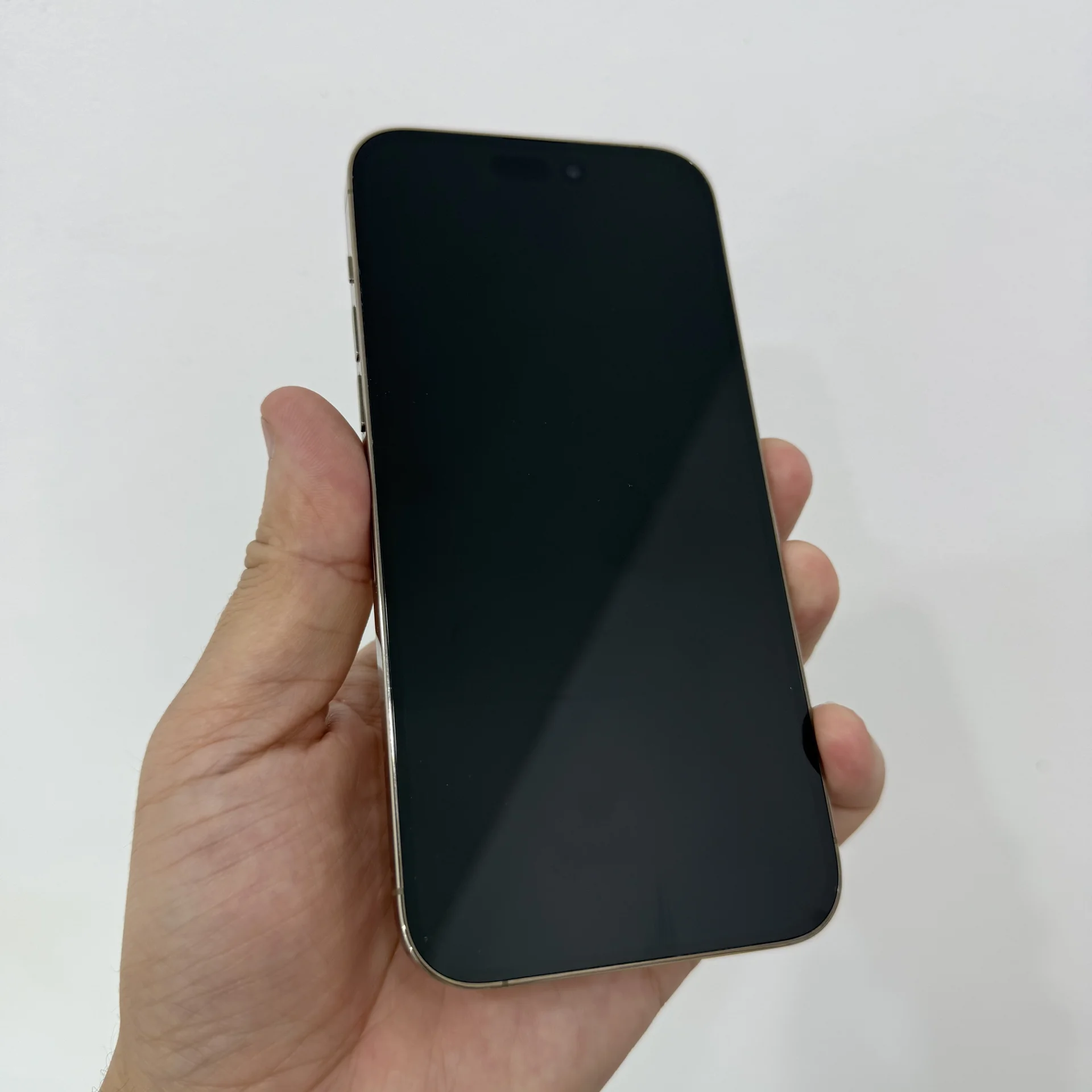 Apple iPhone 14pro max 512gb gold - миниатюра 3