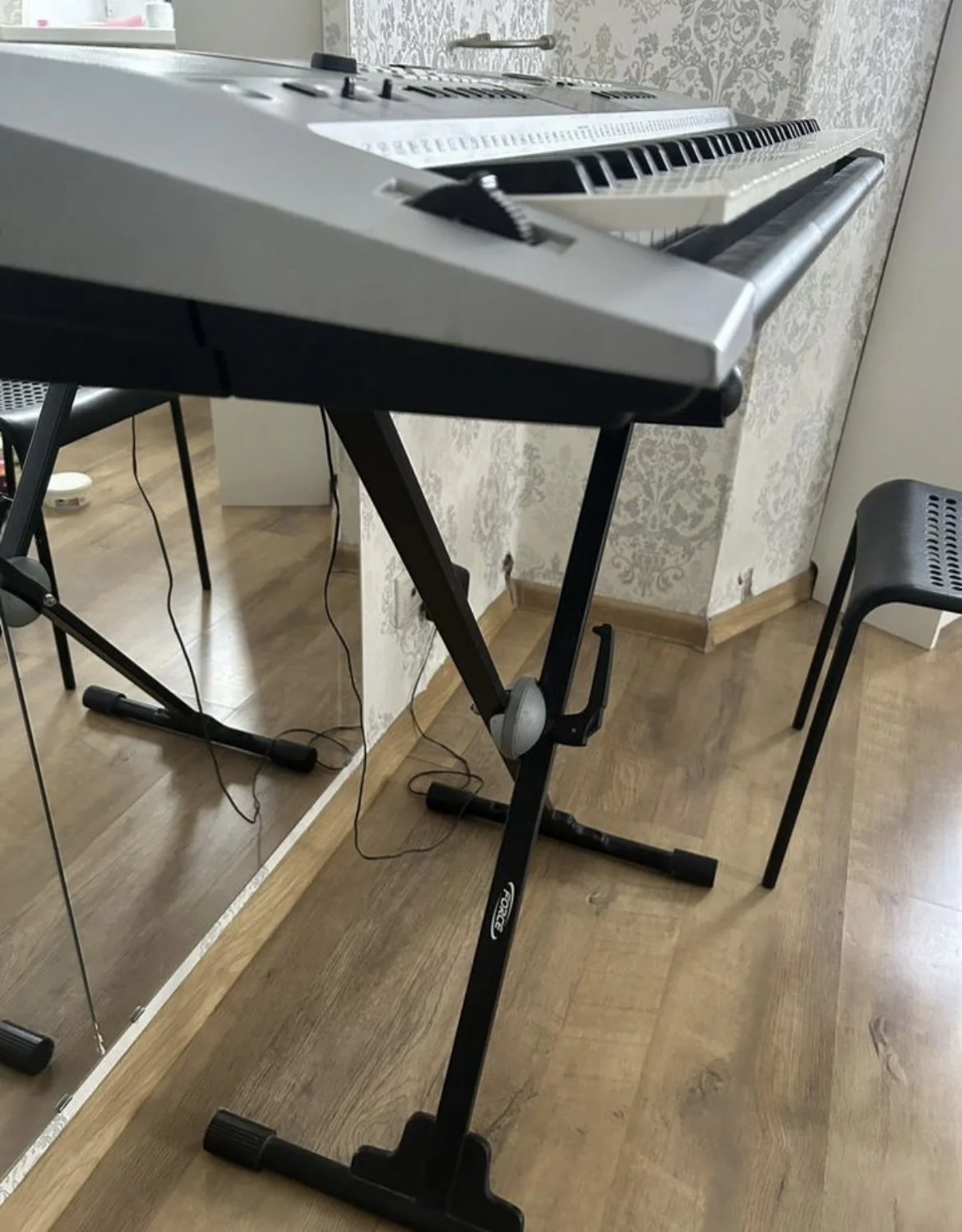 Синтезатор Yamaha psr e413 - миниатюра 3