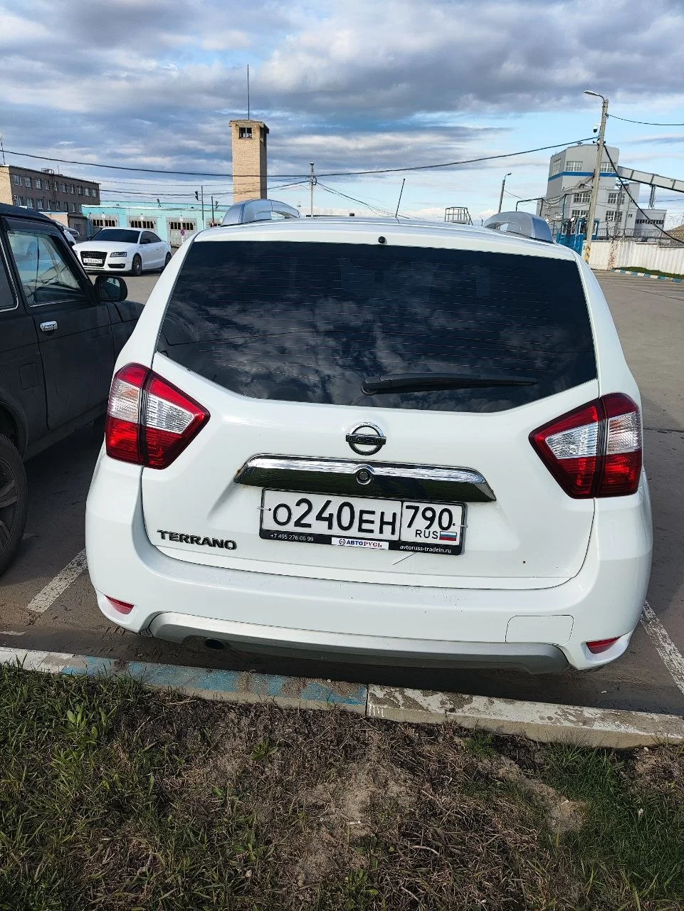 Nissan Terrano - миниатюра 2