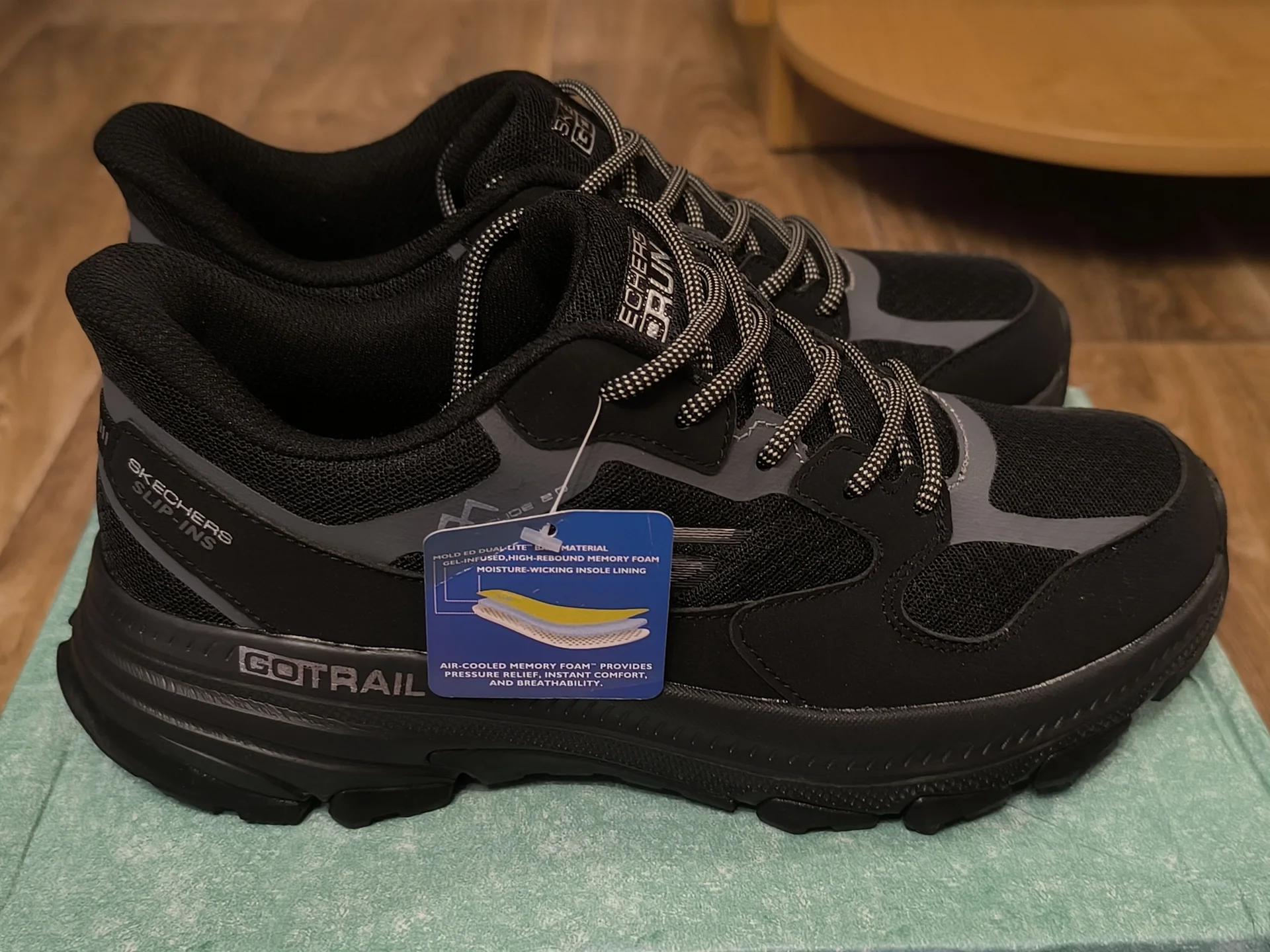 Кроссовки Skechers - миниатюра 2