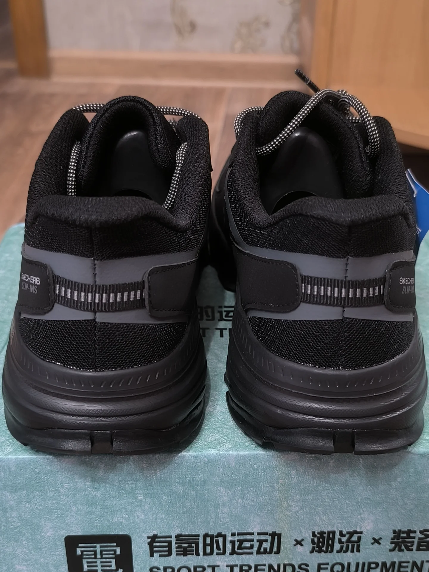 Кроссовки Skechers - миниатюра 4