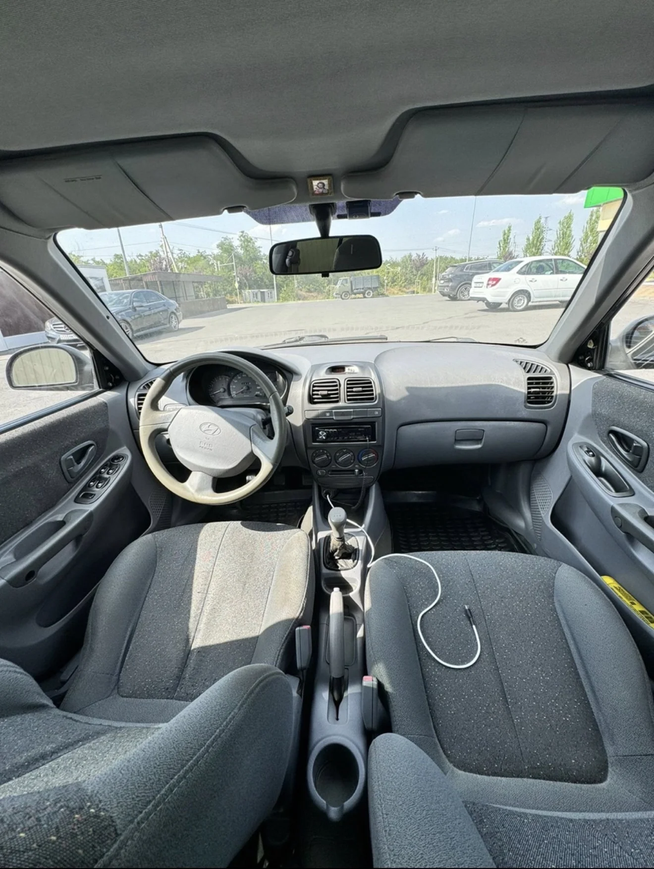 Hyundai accent 1.5MT - миниатюра 6