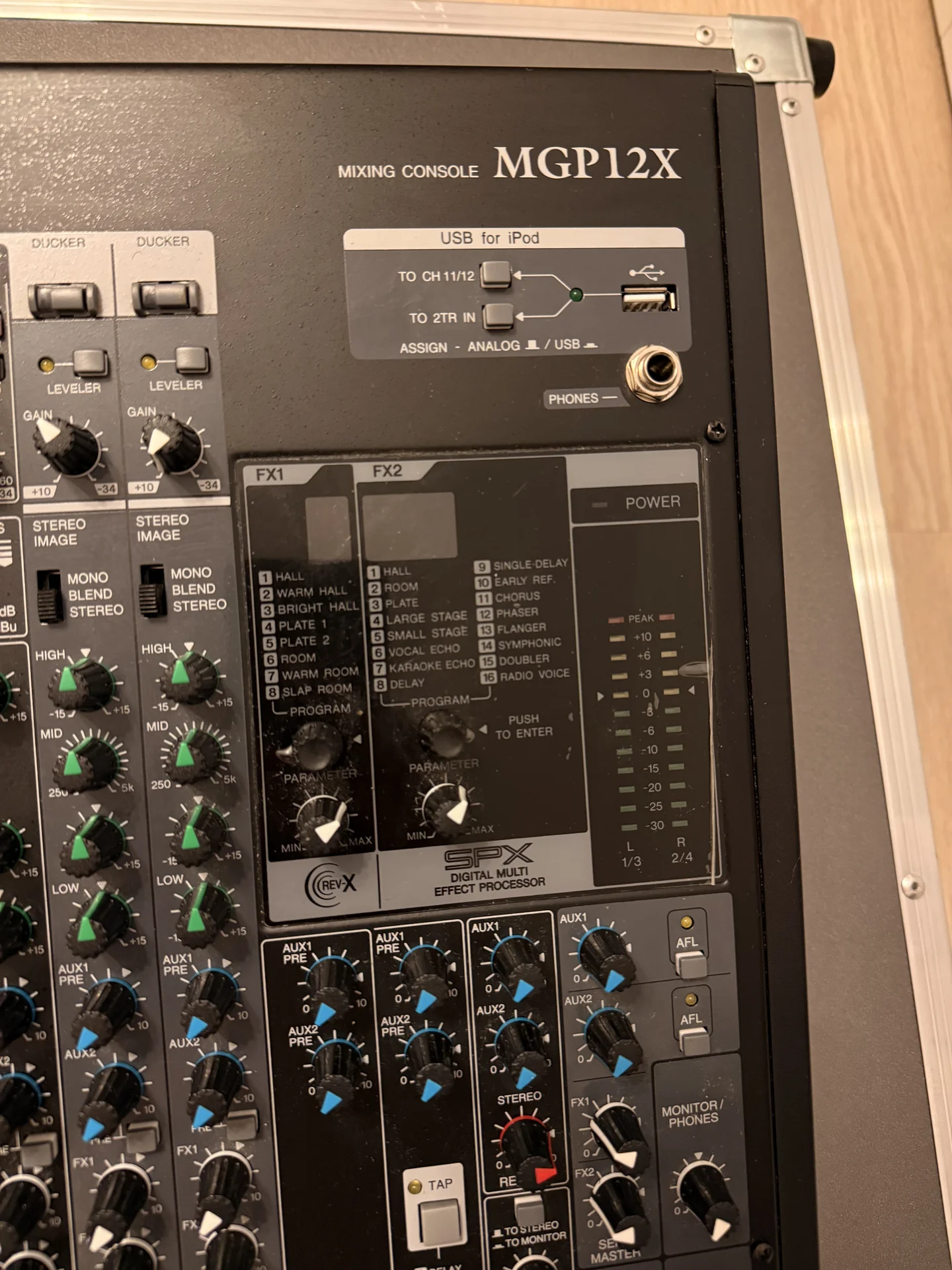 Микшерный пульт Yamaha mgp12x - миниатюра 3