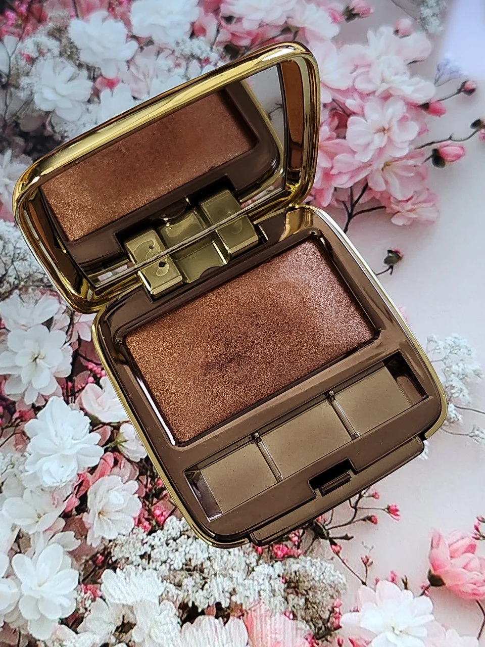 Guerlain Ombre Éclat 142 L’Instant Fauve — б/у - изображение 1