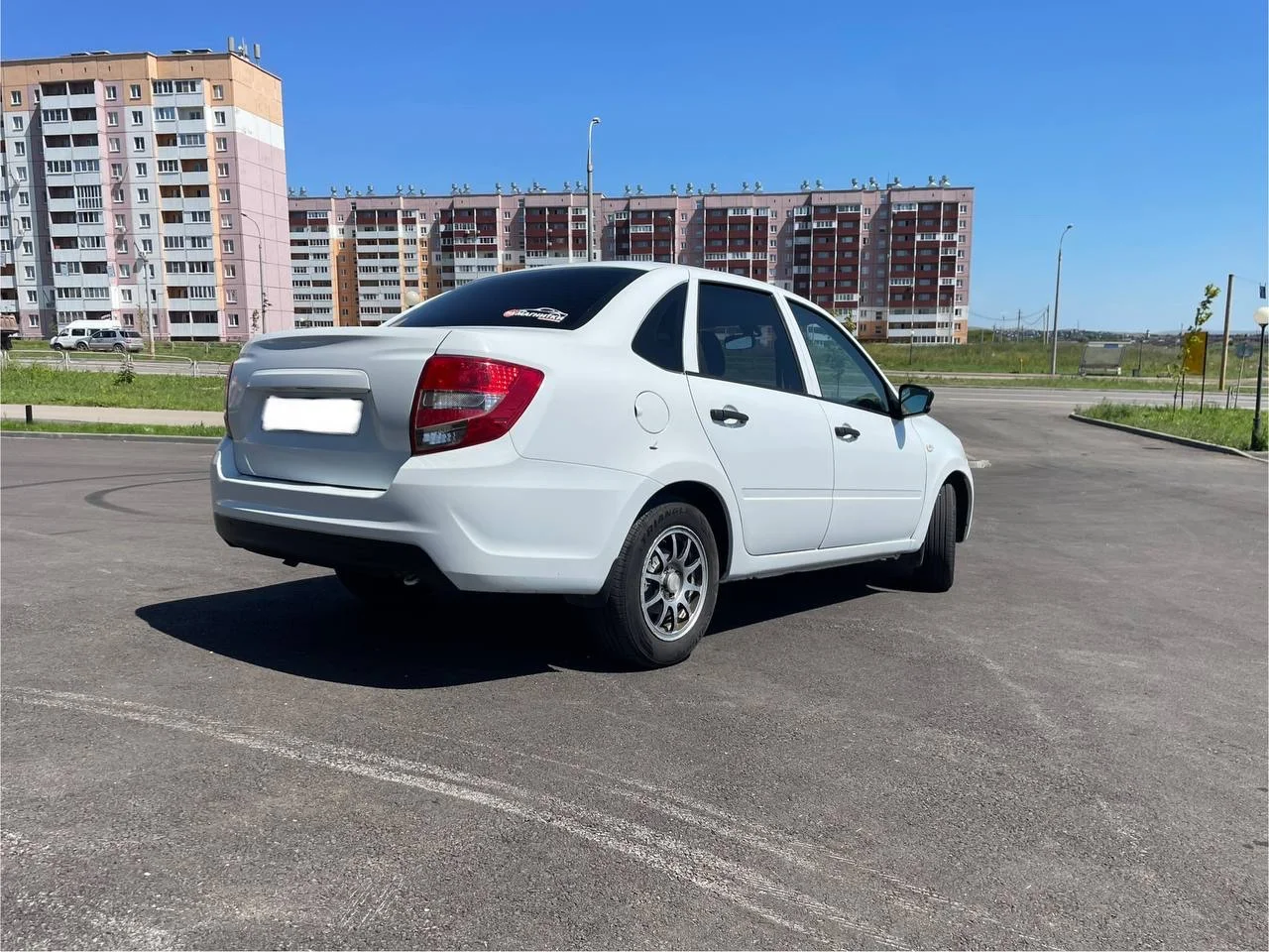 Аренда (прокат) автомобиля Лада Гранта - миниатюра 2