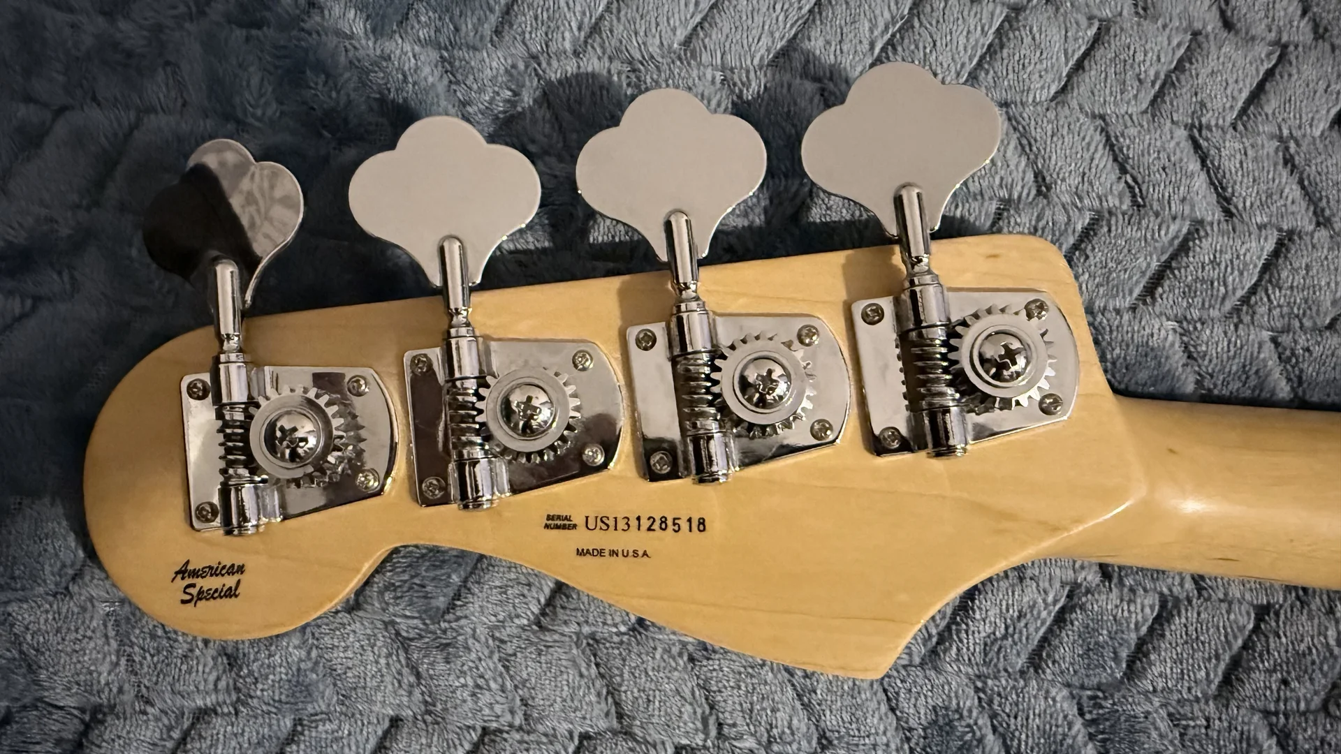 Бас гитара Fender Jazz Bass USA - миниатюра 6