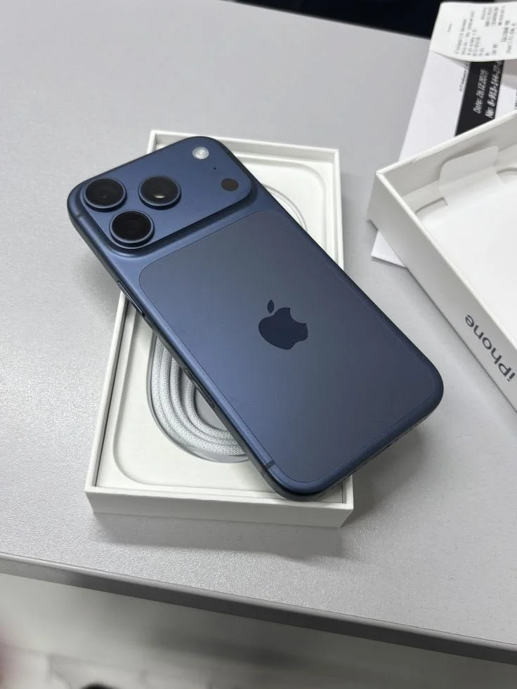 iPhone 17 Pro Max, 256 ГБ, eSIM, Blue - миниатюра 2