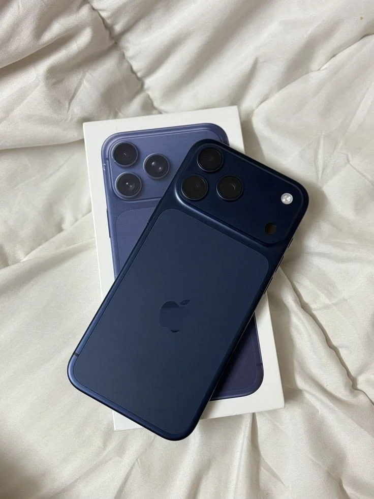 iPhone 17 Pro Max, 256 ГБ, eSIM, Blue - миниатюра 3