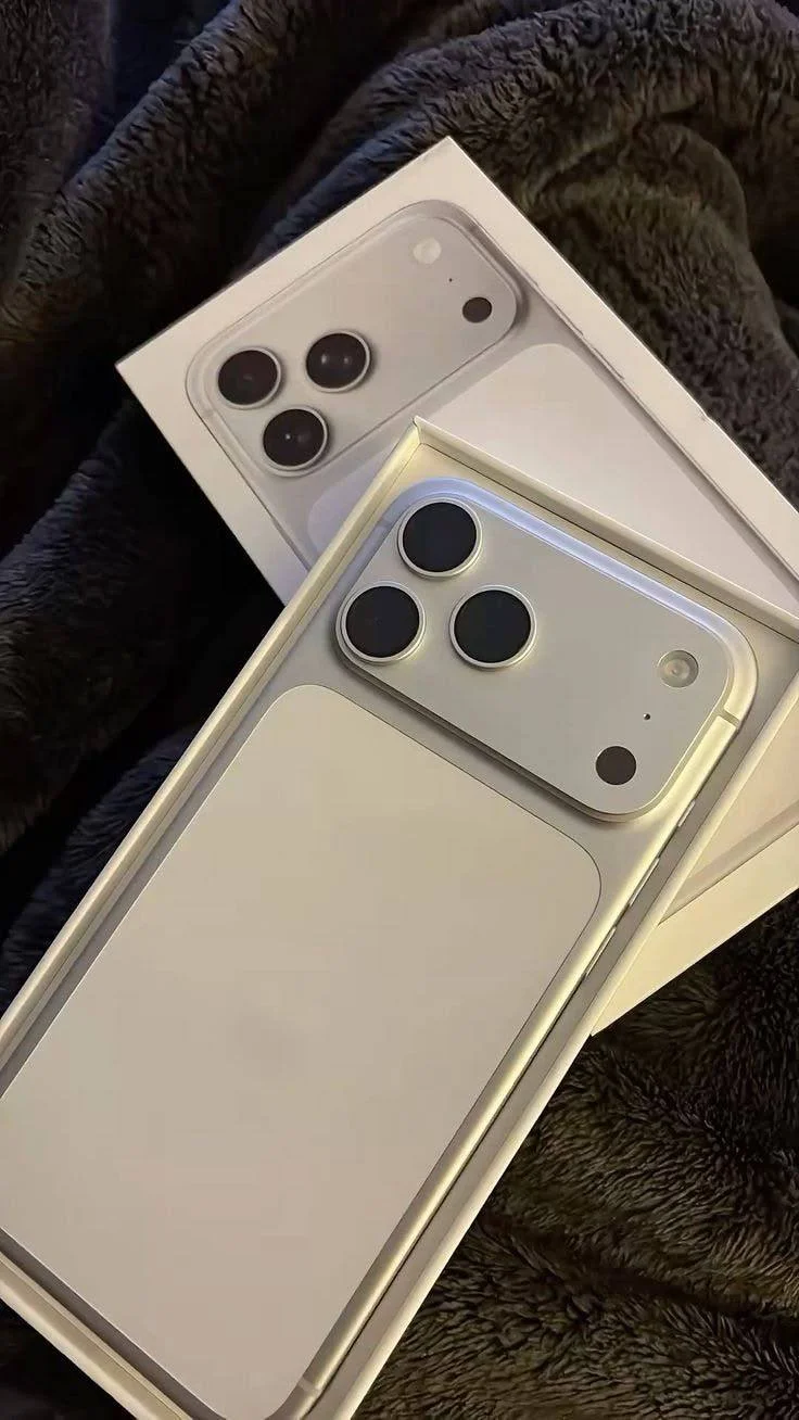 iPhone 17 Pro Max, 256 ГБ, eSIM Silver - миниатюра 3