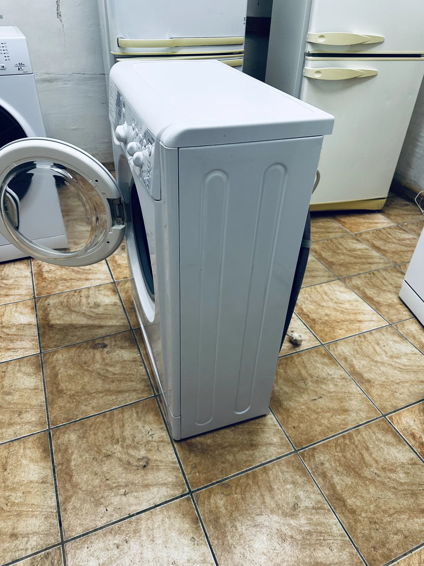 Узкая стиральная машина Indesit - миниатюра 7