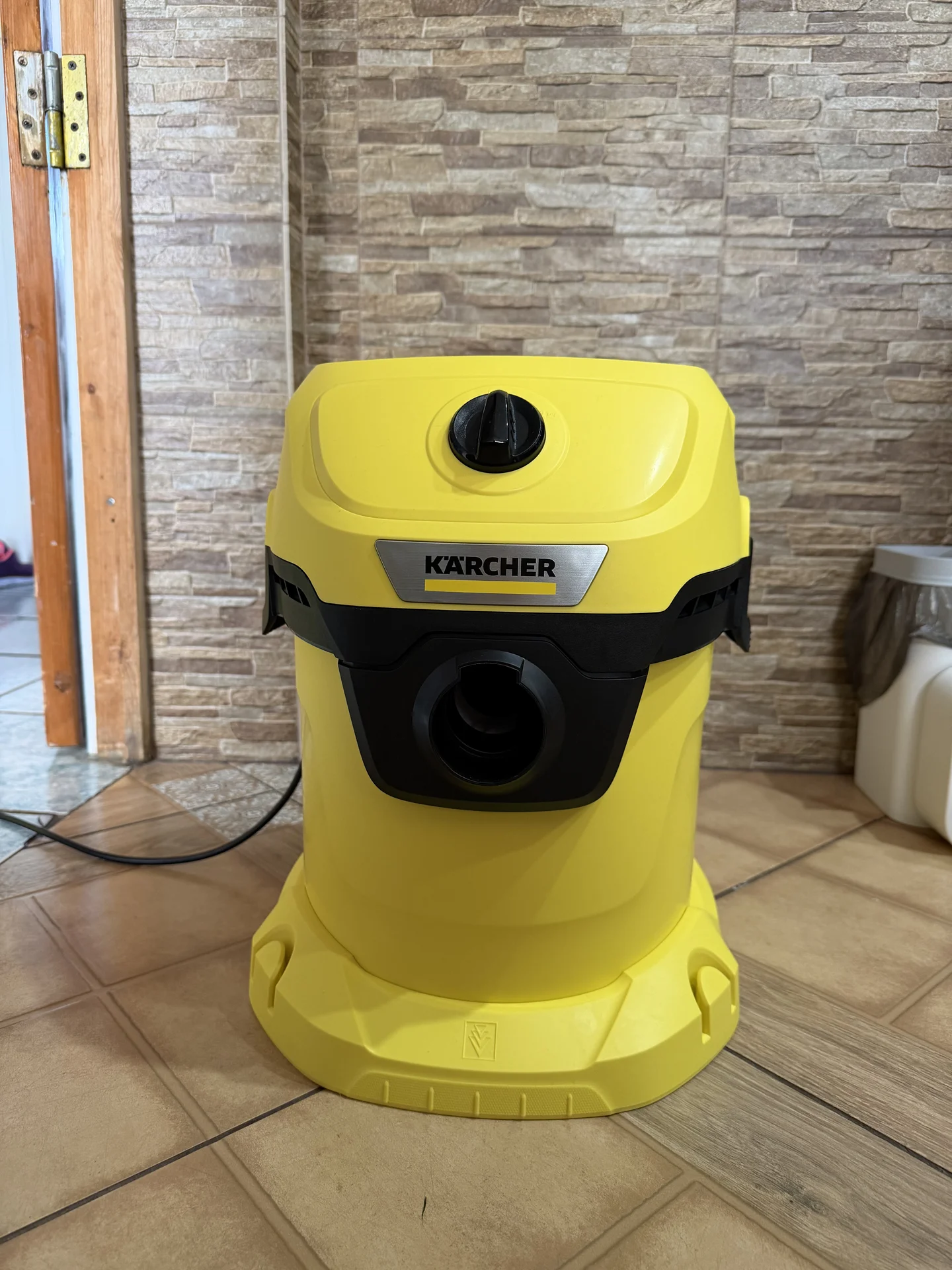 Пылесос karcher wd 3 - миниатюра 2