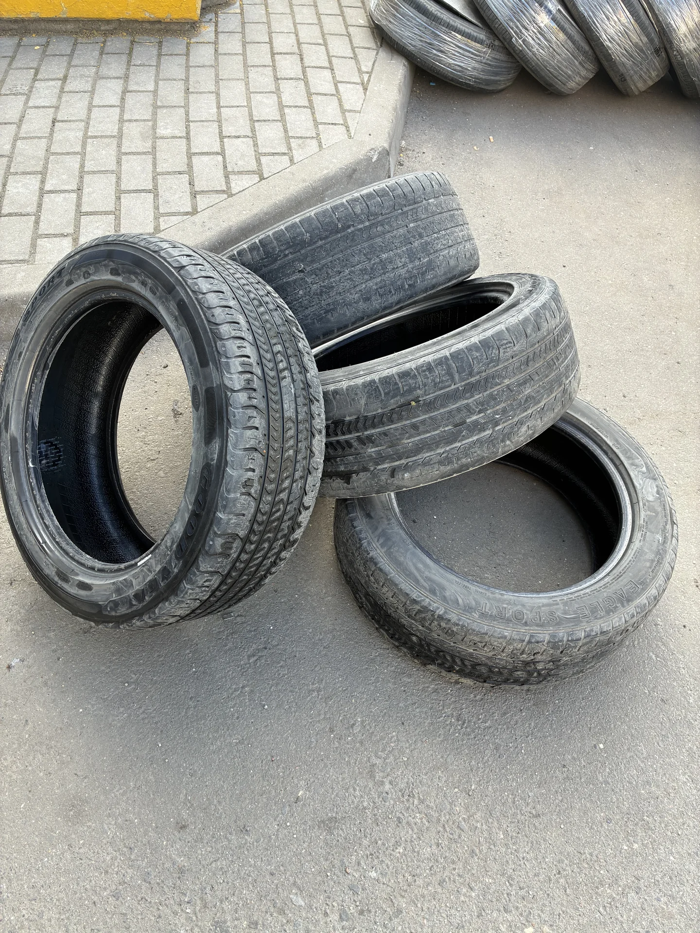 Летние шины Goodyear Eagle Sport 215/55 R17 - миниатюра 3