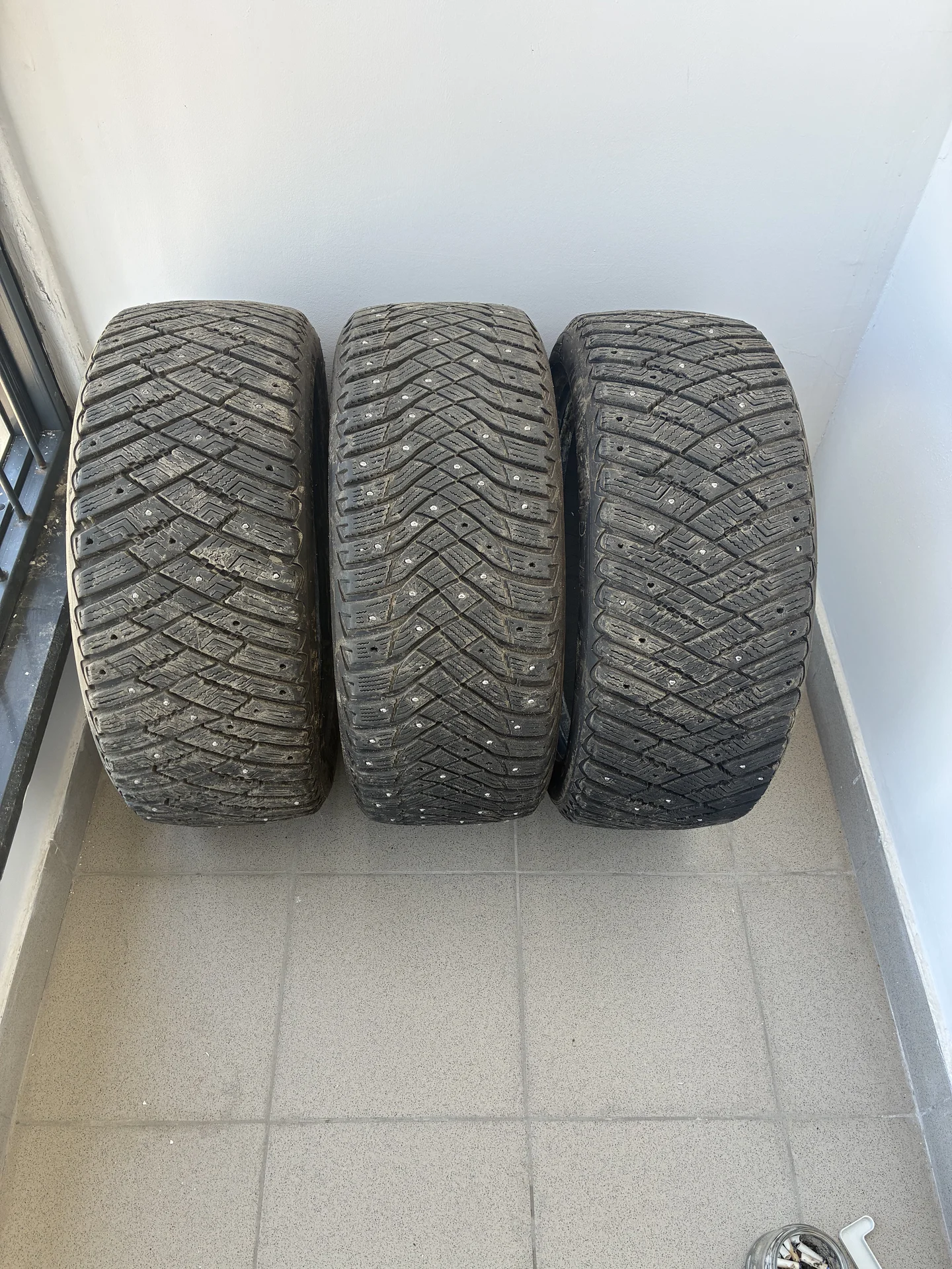 Зимние шины Goodyear UltraGrip IceArctic 225/50R17 - миниатюра 3