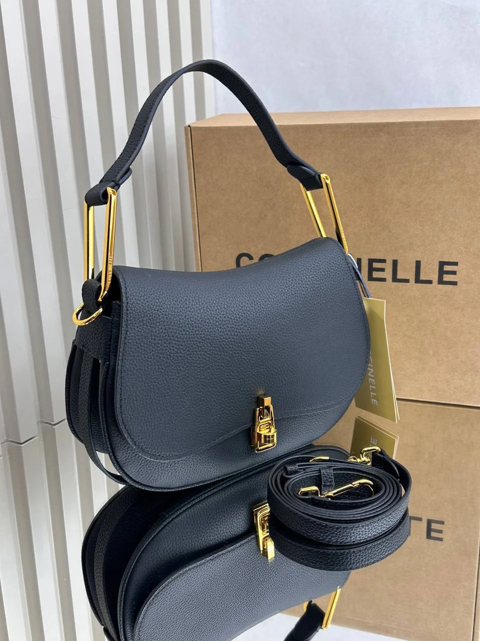 Сумка женская Coccinelle Magie Soft - изображение 1