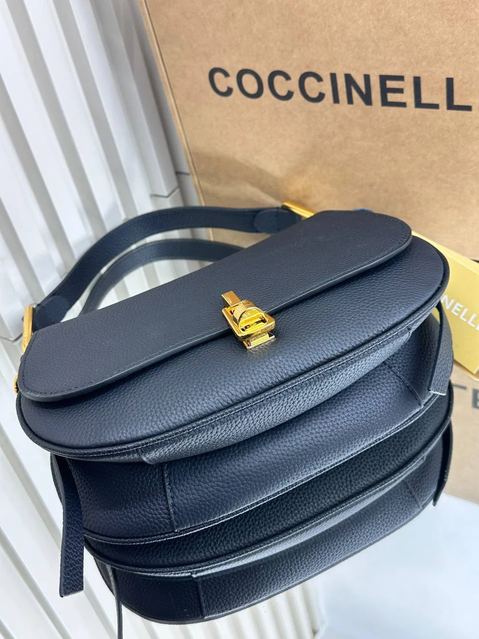 Сумка женская Coccinelle Magie Soft - миниатюра 8