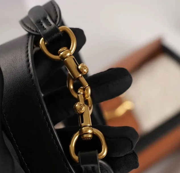 Женская сумка Coach Tabby Shoulder Bag - миниатюра 8
