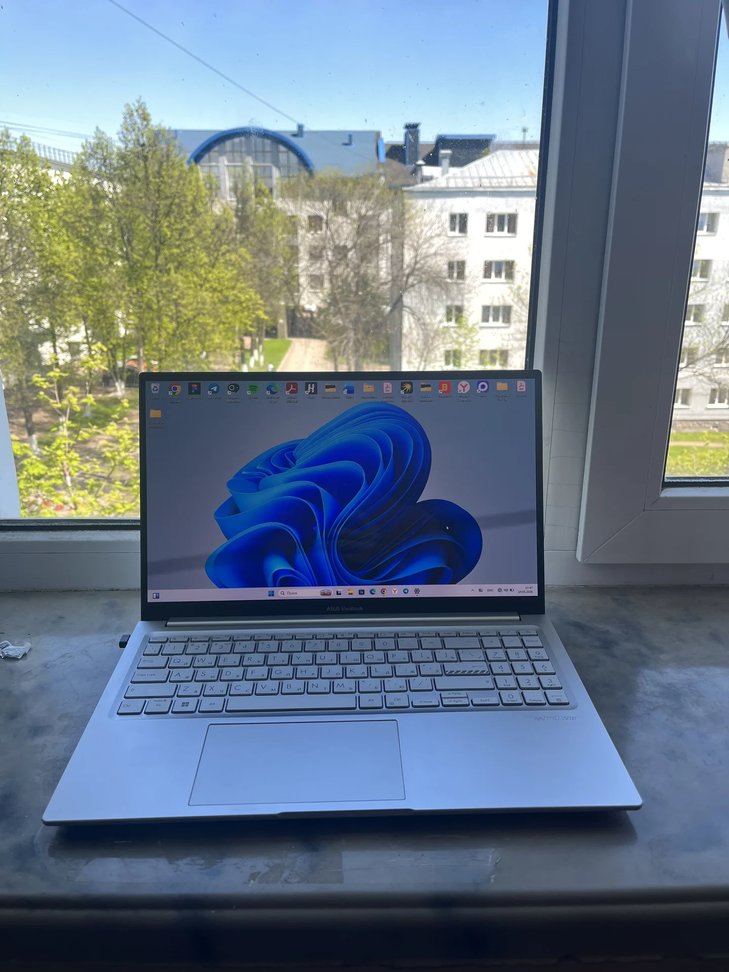 Ноутбук ASUS Vivobook - изображение 1