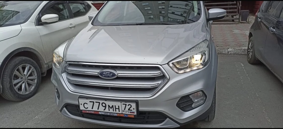Ford Kuga 2018 - миниатюра 3