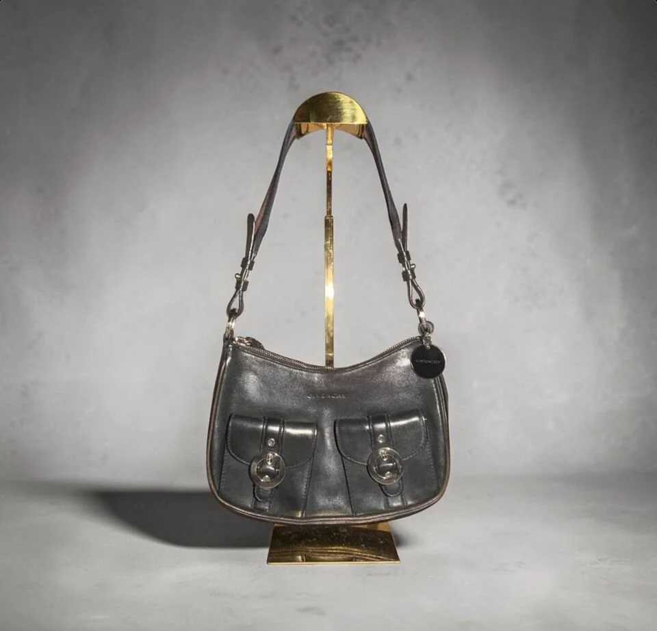 Винтаж оригинал Givenchy Leather Hobo / Baguette - изображение 1