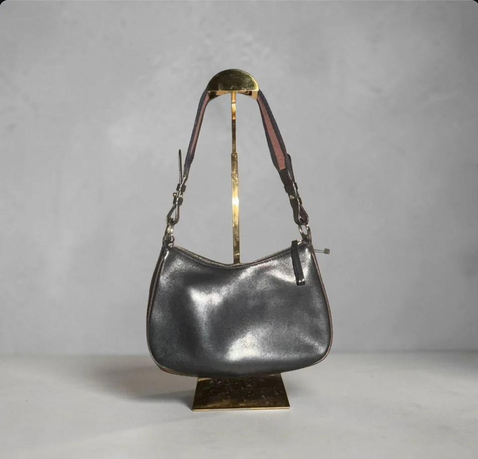 Винтаж оригинал Givenchy Leather Hobo / Baguette - миниатюра 2