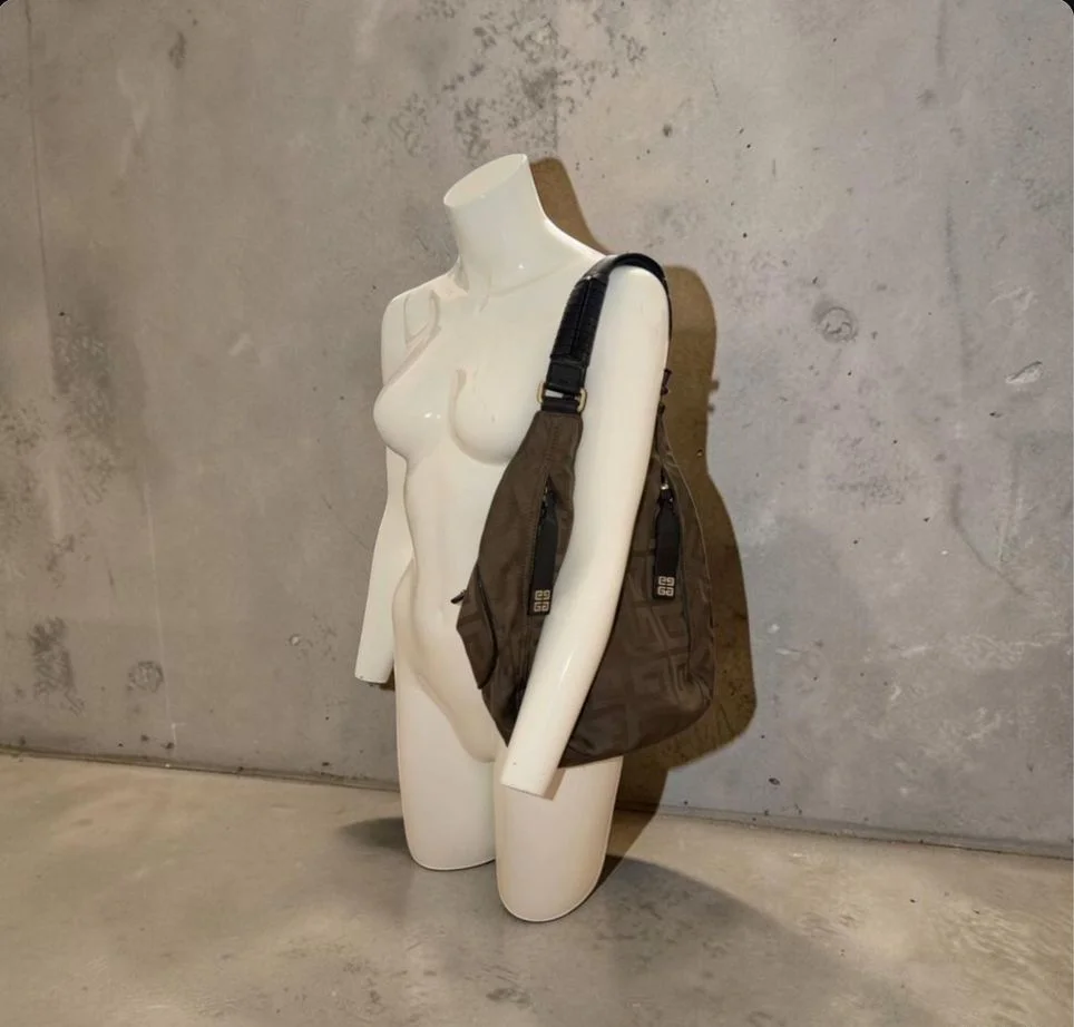 Givenchy monogram hobo bag archive - миниатюра 5