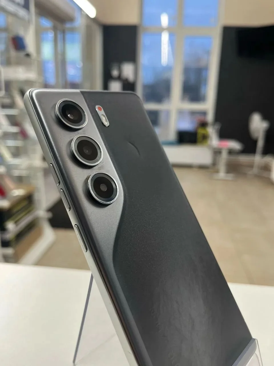 Tecno spark 40 - изображение 1