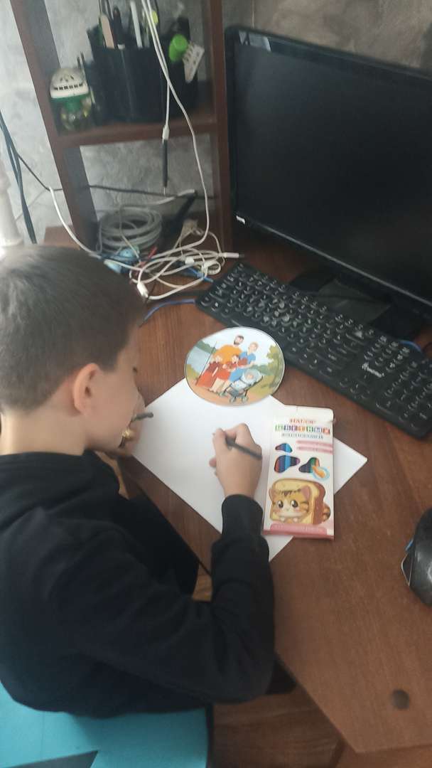 Приступил к рисунку 