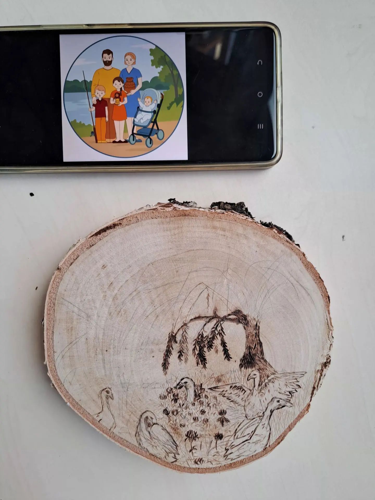 Этап 4
Рисунок на спиле (карандаш), выжигание. Начало.