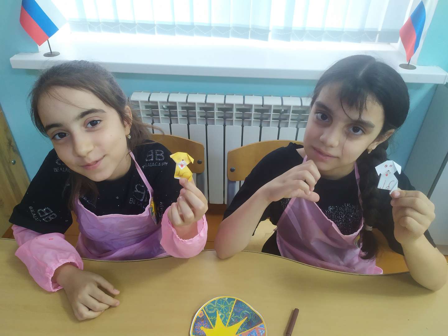 Переходим к оригами! Это наши собачки.
