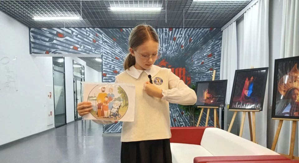 Готовимся к съемке ролика, одеваем микрофон