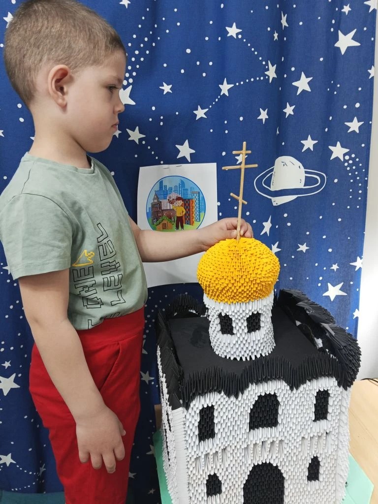 Установка креста на купол.