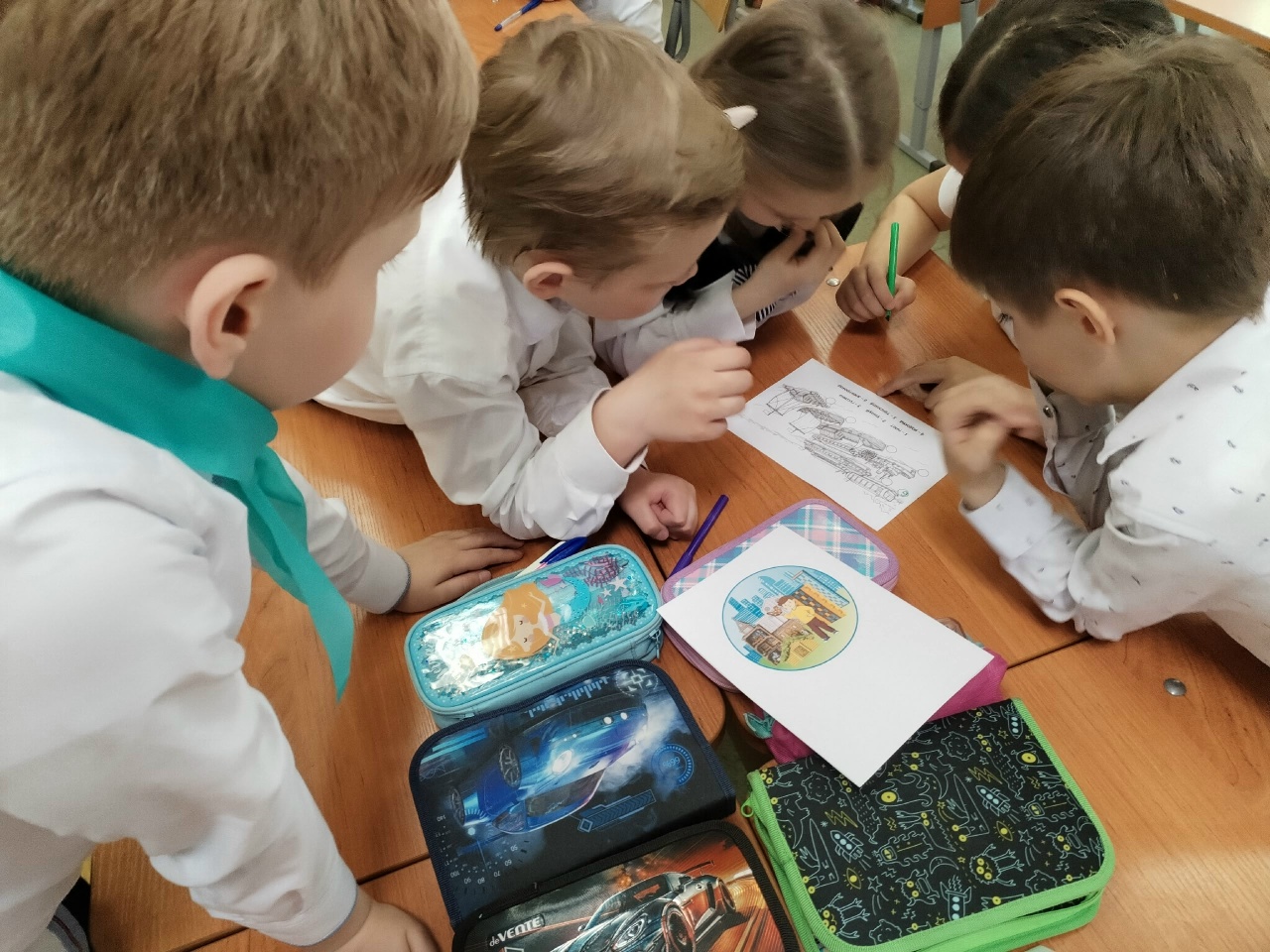 Учащиеся внимательно изучили презентацию, задавали уточняющие вопросы, теперь им предложено изучить рабочий лист и правильно пронумеровать названия судов.