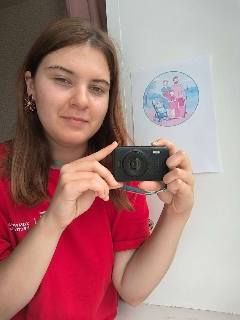 Фотографирую некоторые вещи для вставок в видео