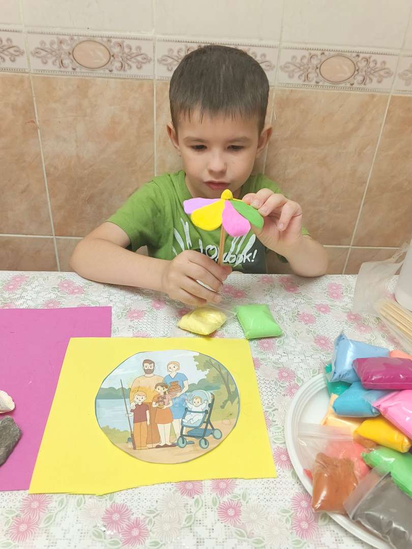 Зонтик из пластилина