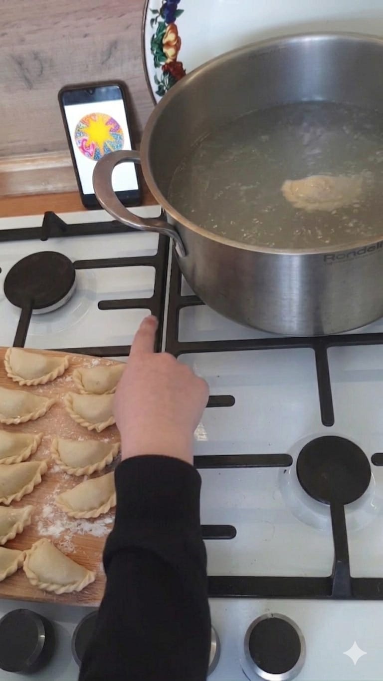 Аккуратно под присмотром взрослого ставим курзе вариться