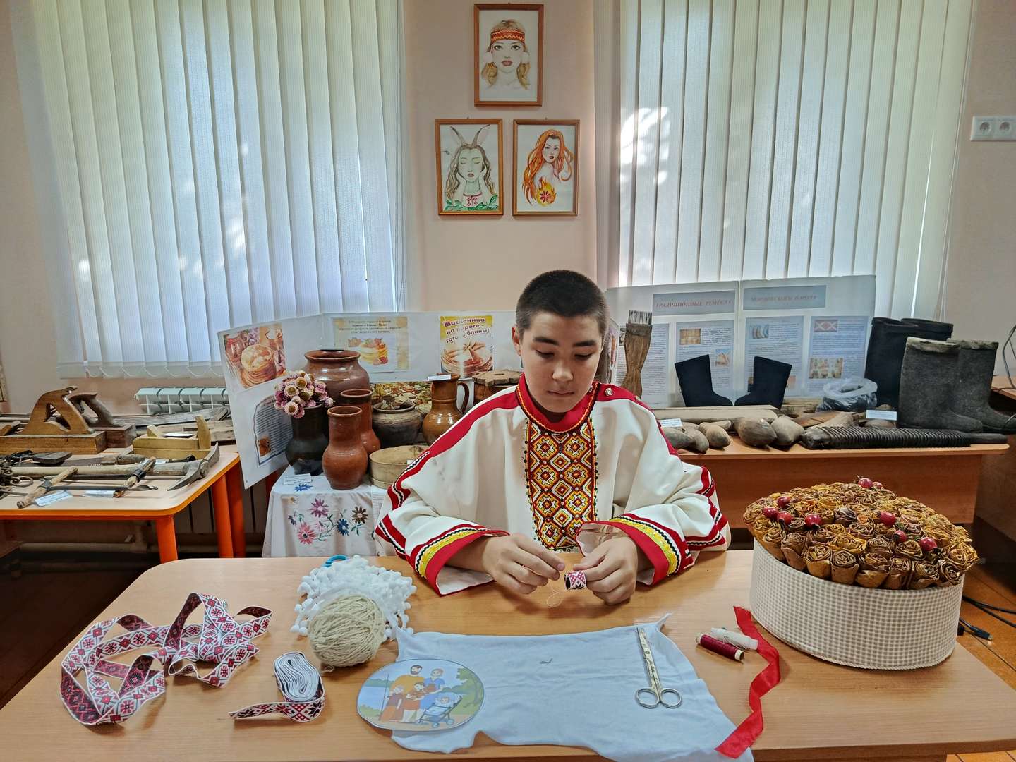 Шитьё пря-сюкс - головного убора девушки-эрзянки