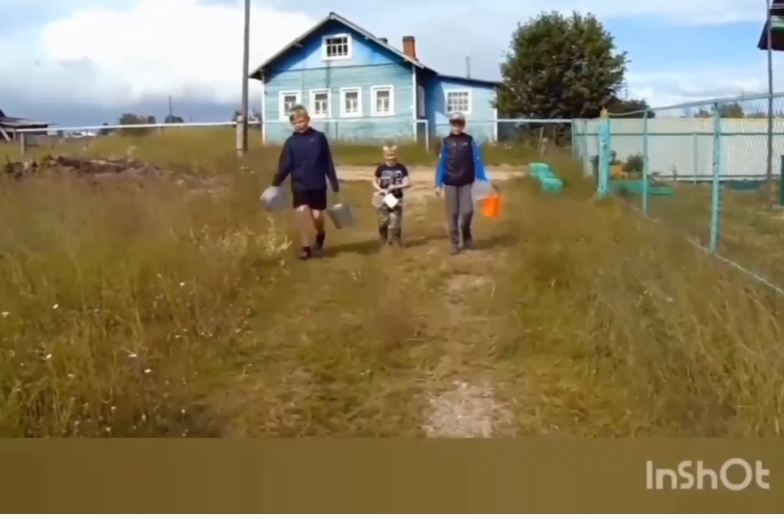 Мы отобрали нужные фото и видео материалы.