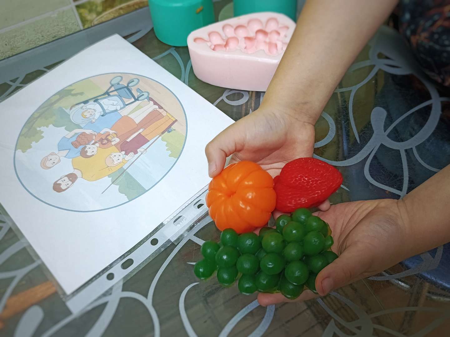 Мыло готово! Остались последние штрихи.