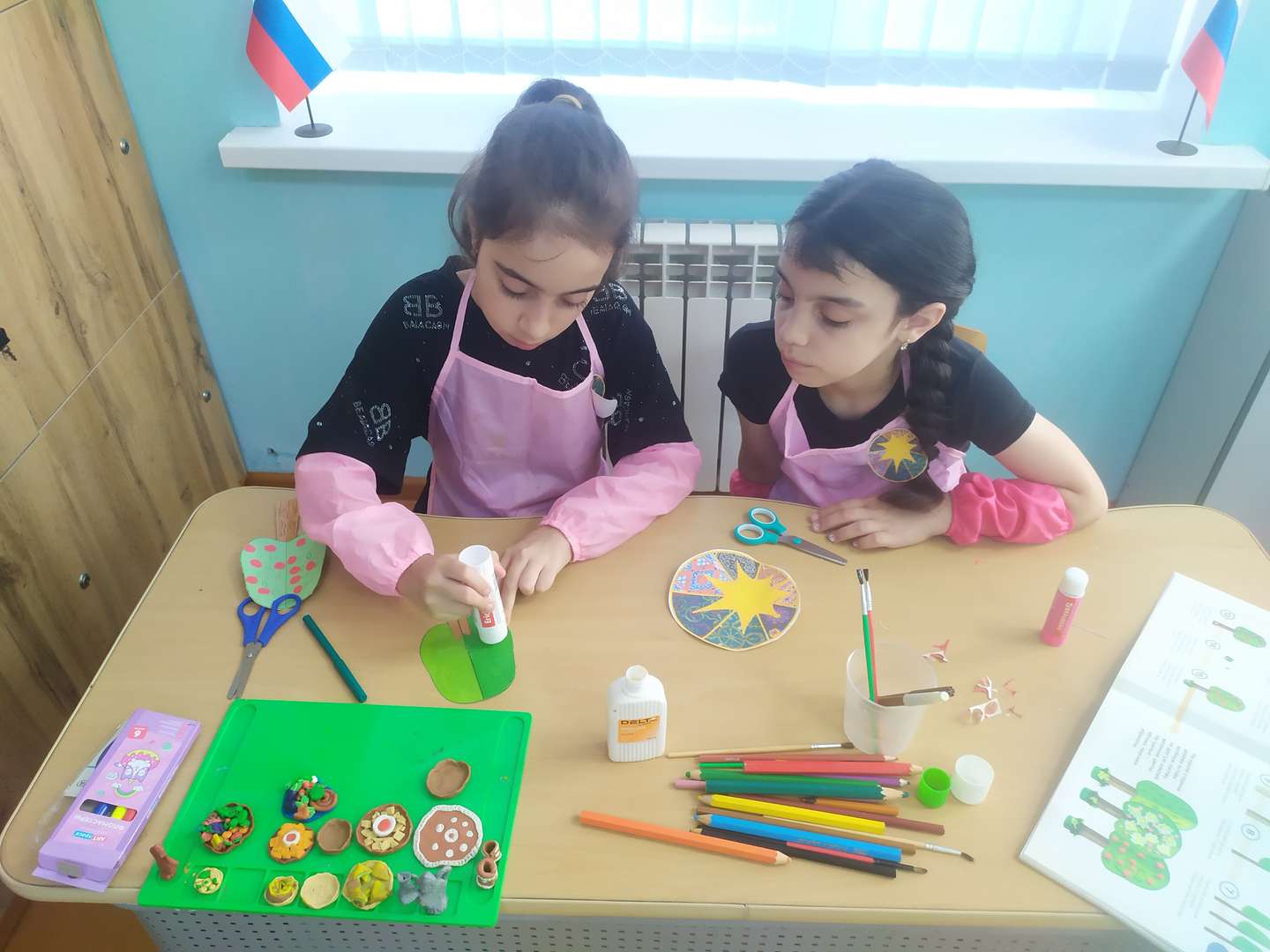 Создание объёмных деревьев из бумаги и картона.