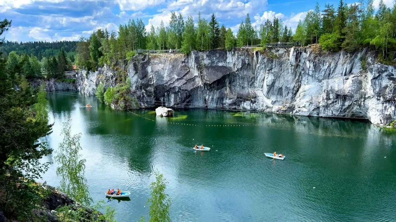Карелия. Экскурсия в горный парк «Рускеала» (Мраморный каньон) — фото 1
