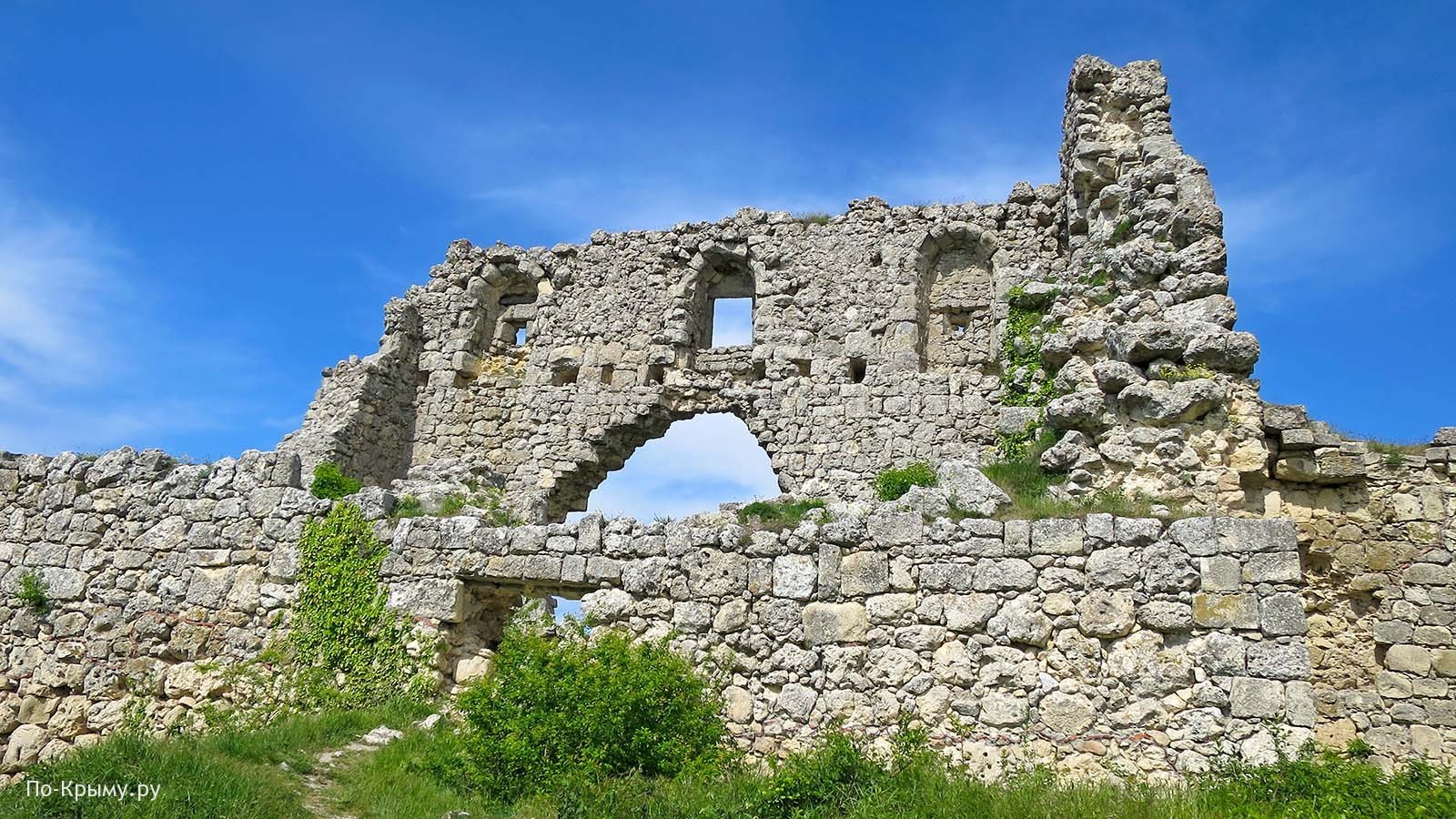 Весеннее цветение Крыма: тюльпаны, сады, пещерные города и дворцы — 6
