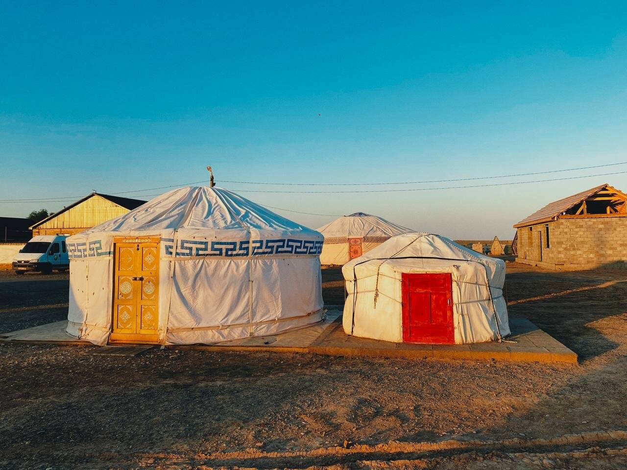 Фестиваль тюльпанов в Калмыкии: Страна Бумба, степи и барханы — 7