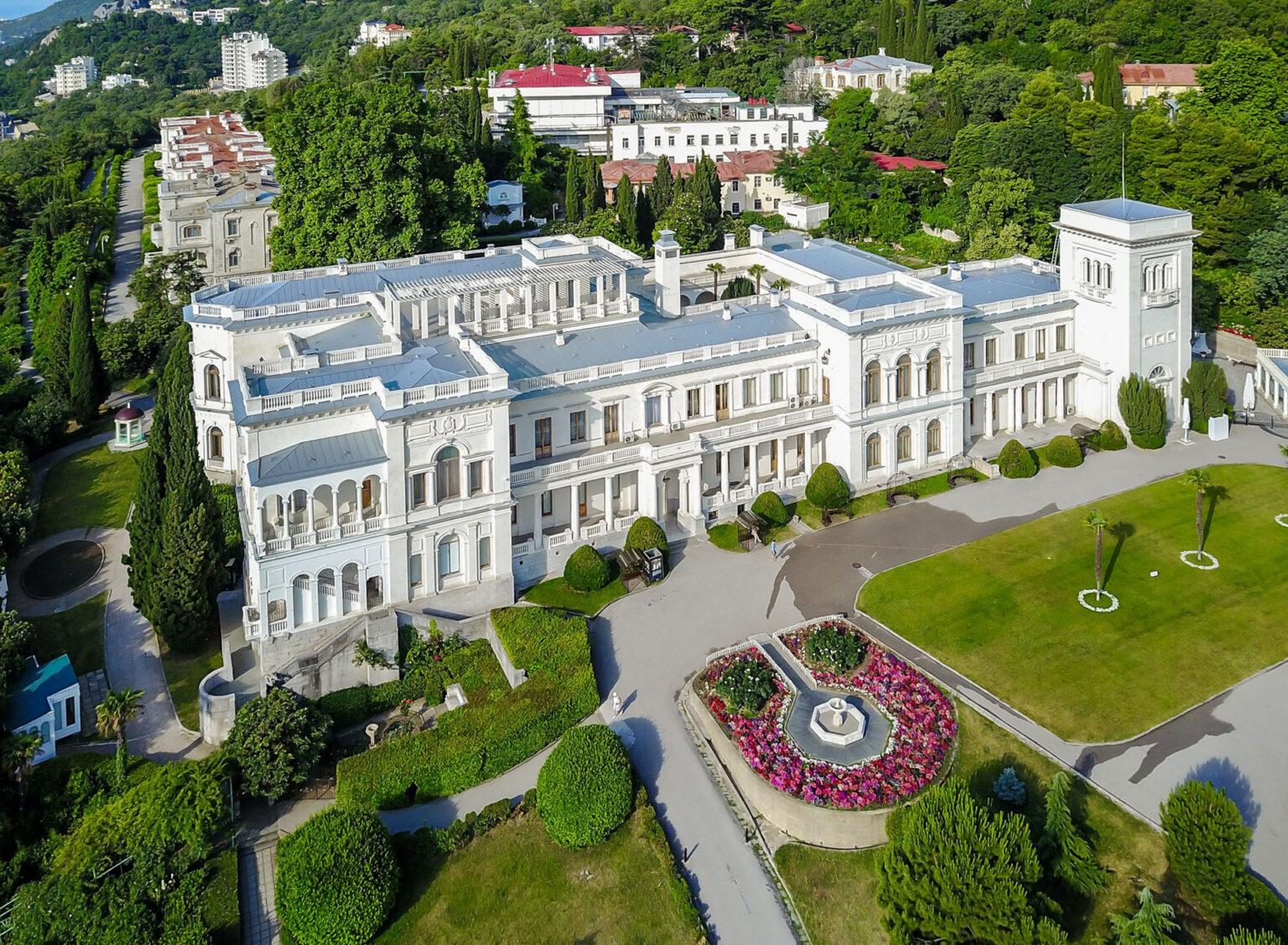 Парад тюльпанов в Крыму и дворцы ЮБК — 10
